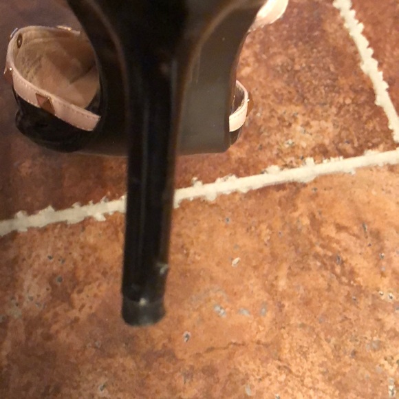 Shoes - Picture 3 of 6